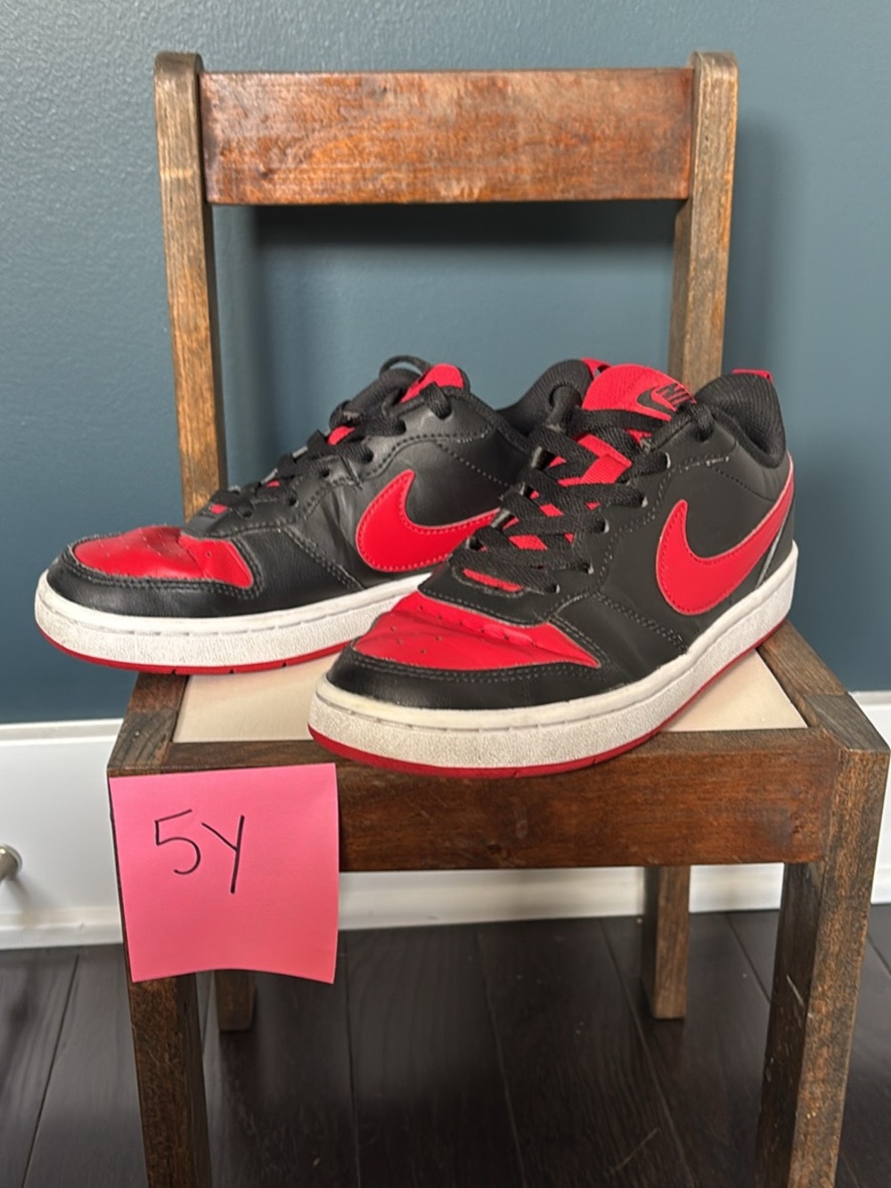 Nike Black and Red Low-Top Youth Sneakers